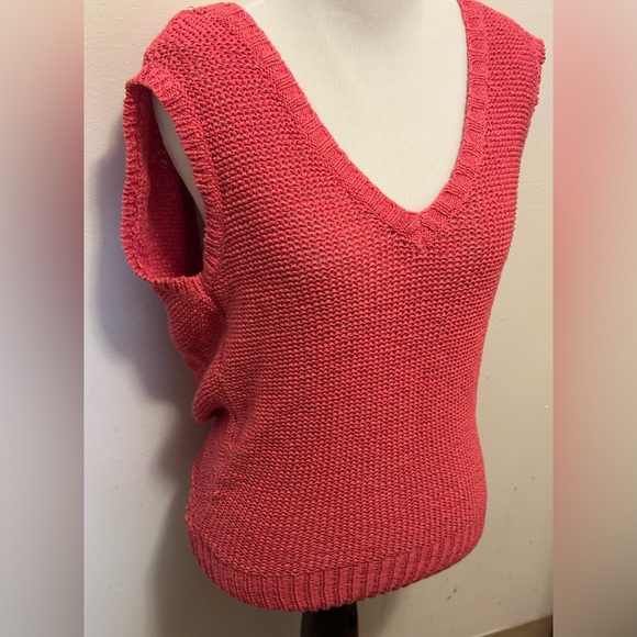 Guess Knitted Y2K Open Back Sweater Vest - Picture 2 of 7